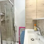 Διαμέρισμα 3-bedroom 15 In The Heart Of Trendy Cafes Παρίσι