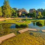 3-bedroom 15 In The Heart Of Trendy Cafes Διαμέρισμα