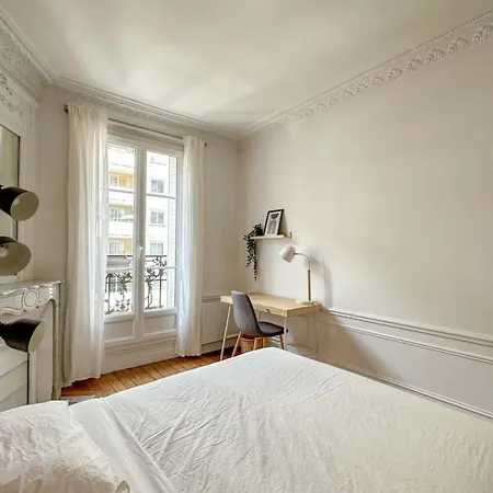 3-bedroom 15 In The Heart Of Trendy Cafes Διαμέρισμα Παρίσι
